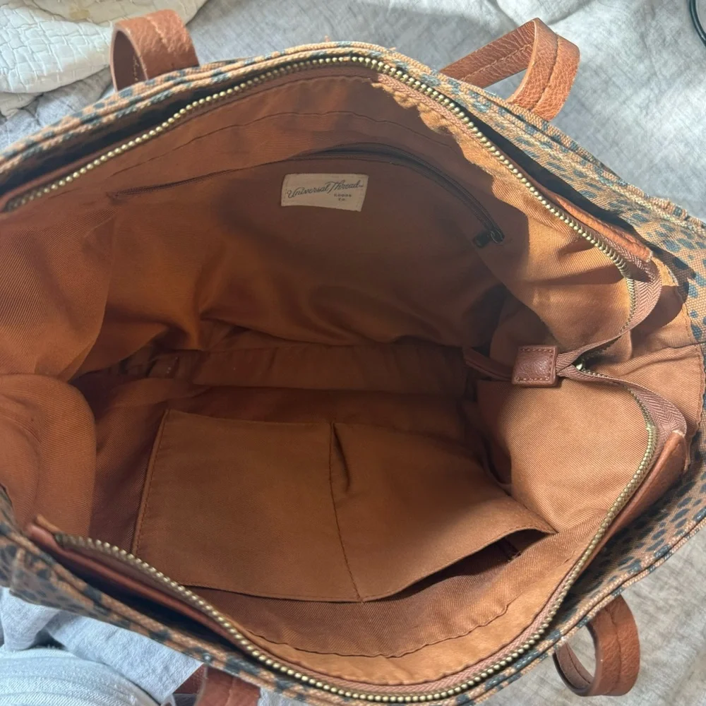Universal Thread brown cheetah print canvas tote bag
